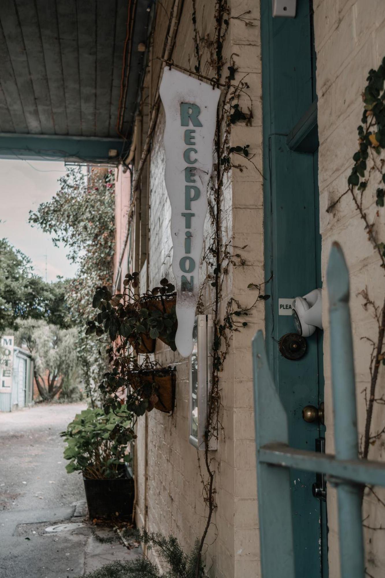 La Cochon Rose Motel Saint Arnaud Eksteriør bilde